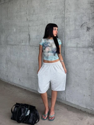 Bershka Bermudy Z Dzianiny Dresowej Z Haftem Kobieta Szary