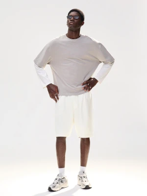 Bershka Bermudy Z Fakturą Pluszu Mężczyzna Biały Złamany