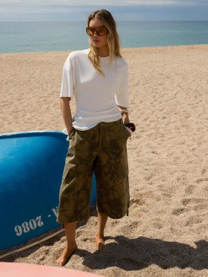 Bershka Bermudy Z Nadrukiem Kobieta Khaki