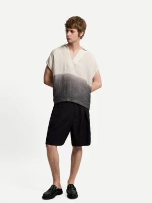 Bershka Bermudy Z Szerokimi Nogawkami Z Plisami Mężczyzna Ciemnoszary