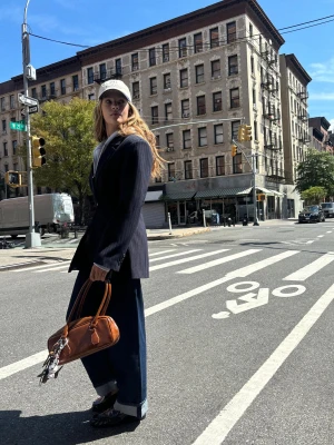 Bershka Blezer Z Guzikiem Z Boku Kobieta Granatowy