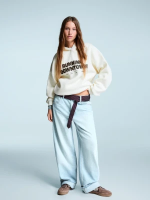 Bershka Bluza Oversize Z Kapturem I Nadrukiem Kobieta Kremowy