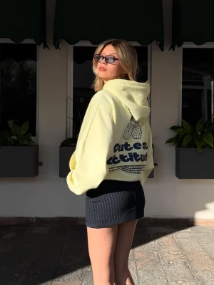 Bershka Bluza Z Kapturem I Nadrukiem Kobieta Żółty