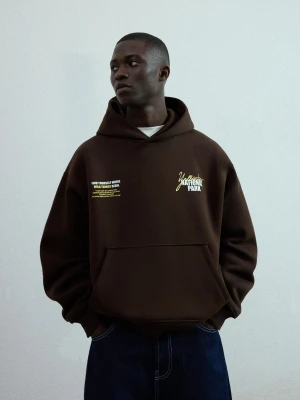 Bershka Bluza Z Kapturem I Nadrukiem Mężczyzna Brązowy