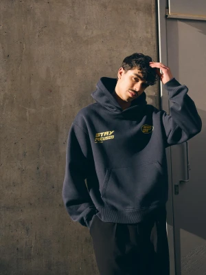 Bershka Bluza Z Kapturem I Nadrukiem Mężczyzna Granatowy