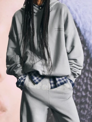 Bershka Bluza Z Kapturem I Nadrukiem Out Of Core Kobieta Szary