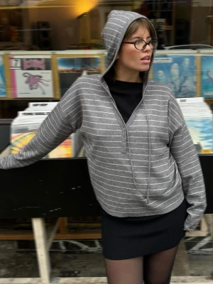 Bershka Bluza Z Kapturem Kobieta Szary