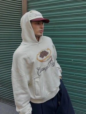 Bershka Bluza Z Kapturem Z Nadrukiem I Haftem Mężczyzna Kremowy
