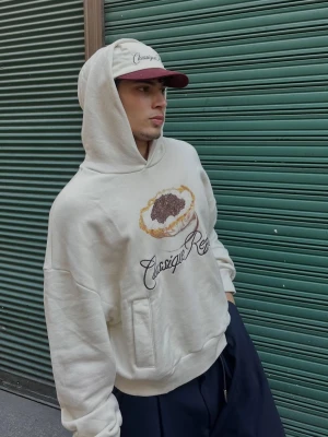 Bershka Bluza Z Kapturem Z Nadrukiem I Haftem Mężczyzna Kremowy