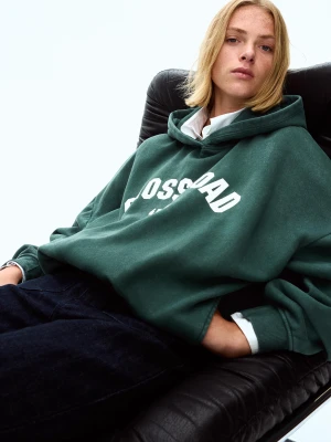 Bershka Bluza Z Kapturem Z Nadrukiem Kobieta Zielony