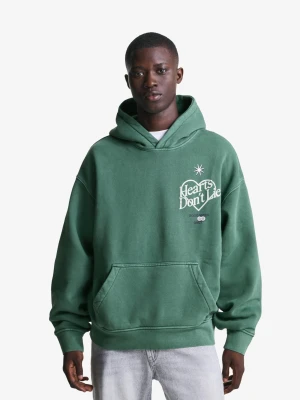 Bershka Bluza Z Nadrukiem Z Efektem Prania Mężczyzna Zielony