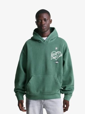 Bershka Bluza Z Nadrukiem Z Efektem Prania Mężczyzna Zielony