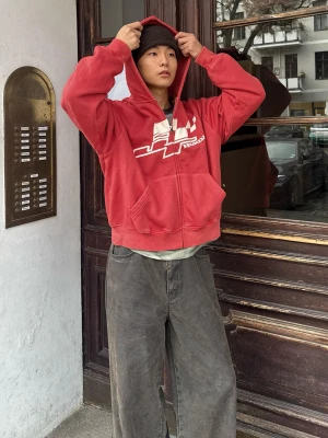 Bershka Bluza Z Suwakiem Jt Racing Honda Z Kapturem I Nadrukiem Mężczyzna Czerwony