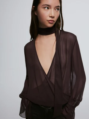 Bershka Bluzka Z Długim Rękawem I Wiązanym Dekoltem Kobieta Brązowy