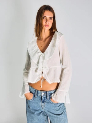 Bershka Bluzka Z Długim Rękawem W Stylu Rustykalnym Z Falbankami Kobieta Biały