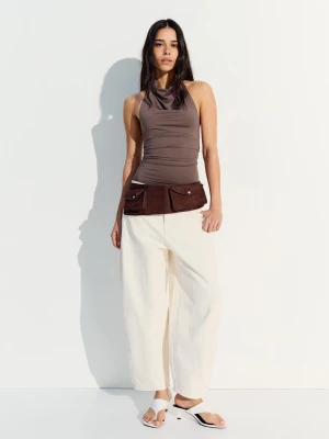 Bershka Body Z Dekoltem Halter Kobieta Ciemnobeżowy