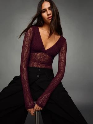 Bershka Body Z Długim Rękawem I Koronką Blonda Kobieta Bordowy