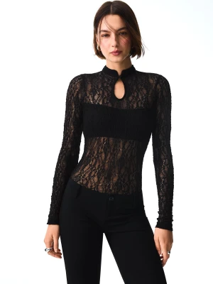 Bershka Body Z Długim Rękawem, Rozcięciem I Koronkowym Dekoltem Kobieta Czarny