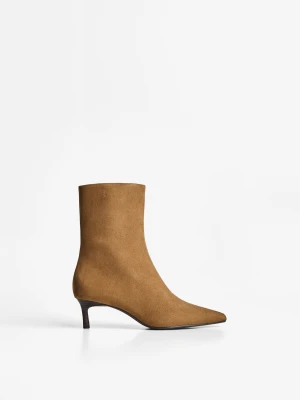 Bershka Botki Na Obcasie Typu Kaczuszka Kobieta Jasnobrzowy