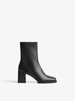 Bershka Botki Na Obcasie Z Kwadratowym Noskiem Kobieta Czarny