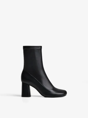 Bershka Botki Z Szerokim Obcasem Kobieta Czarny