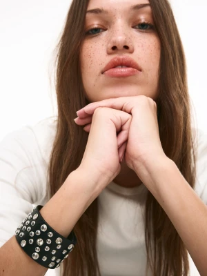 Bershka Bransoletka Z Ćwiekami Ze Sztucznej Skóry Kobieta Złoty