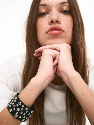 Bershka Bransoletka Z Ćwiekami Ze Sztucznej Skóry Kobieta Złoty