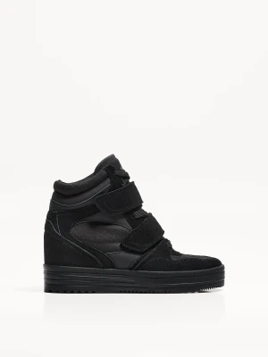 Bershka Wysokie Buty Sportowe Z Koturnem Kobieta Czarny