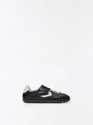 Bershka Buty Sportowe Retro Na Cienkiej Podeszwie Kobieta Czarny