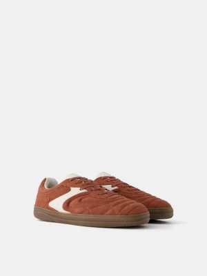 Bershka Buty Sportowe Retro Z Zamsz Mężczyzna Ciemnopomarańczowy