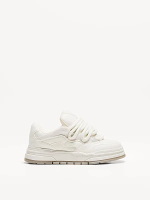 Bershka Buty Sportowe Skater Na Grubej Podeszwie Mężczyzna Biały