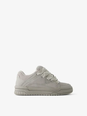 Bershka Buty Sportowe Skater Na Grubej Podeszwie Mężczyzna Szary