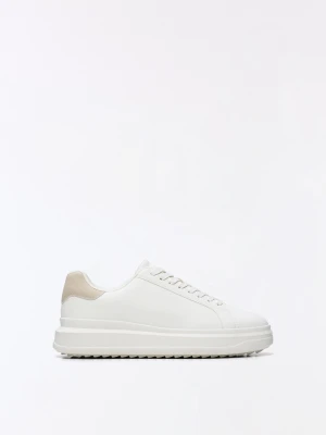 Bershka Buty Sportowe Szeroki Mężczyzna Biały