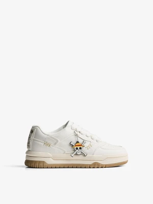 Bershka Buty Sportowe Typu Skate One Piece Z Brelokiem Mężczyzna Biały