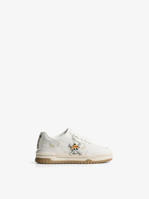 Bershka Buty Sportowe Typu Skate One Piece Z Brelokiem Mężczyzna Biały