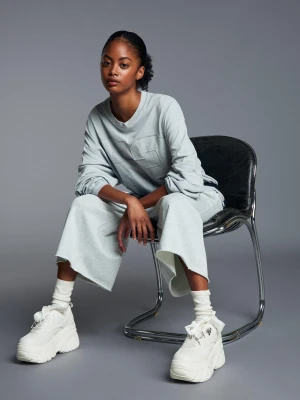 Bershka Buty Sportowe Na Platformie Xl Z Charmsami Kobieta Biały