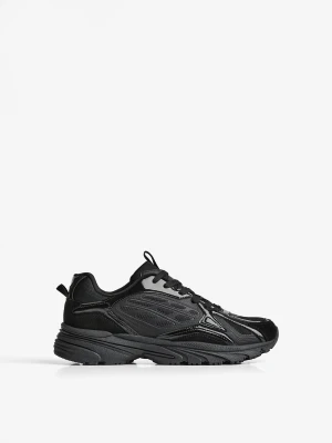Bershka Buty Sportowe Z Łączonych Materiałów Kobieta Czarny