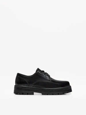 Bershka Buty Typu Derby Mężczyzna Czarny