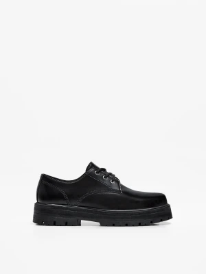 Bershka Buty Typu Derby Mężczyzna Czarny