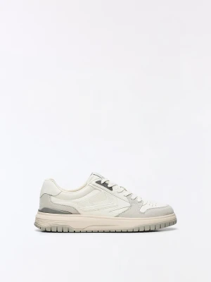 Bershka Buty Sportowe Casual Z Wstawkami Mężczyzna Biały