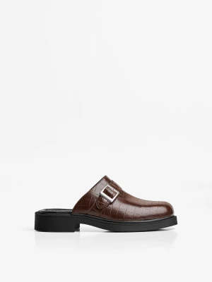 Bershka Chodaki Z Klamrą Mężczyzna Wężowy Wzór