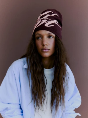 Bershka Czapka Beanie Z Graficznym Wzorem Kobieta Bordowy