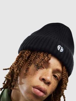 Bershka Czapka Beanie Z Haftem Mężczyzna Czarny
