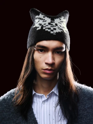 Bershka Czapka Beanie Z Nadrukiem Mężczyzna Czarny