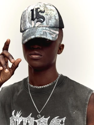 Bershka Czapka Trucker Z Nadrukiem Mężczyzna Zielony