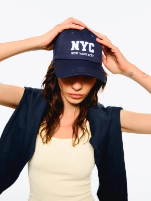 Bershka Czapka Z Haftem Kobieta Granatowy