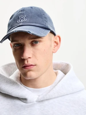 Bershka Czapka Z Przetarciami I Haftem Mężczyzna Granatowy
