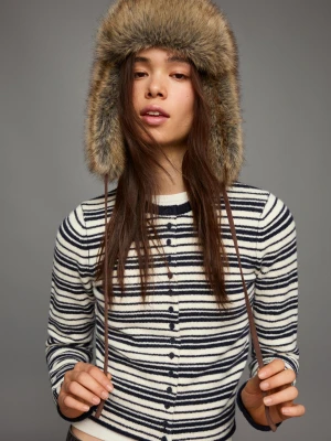 Bershka Czapka Ze Sztucznego Futerka Kobieta Beżowy