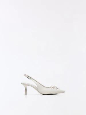 Bershka Czółenka Kitten Heel Corset Kobieta Biały