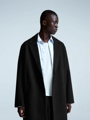 Bershka Długi Płaszcz Z Flauszu Mężczyzna Czarny